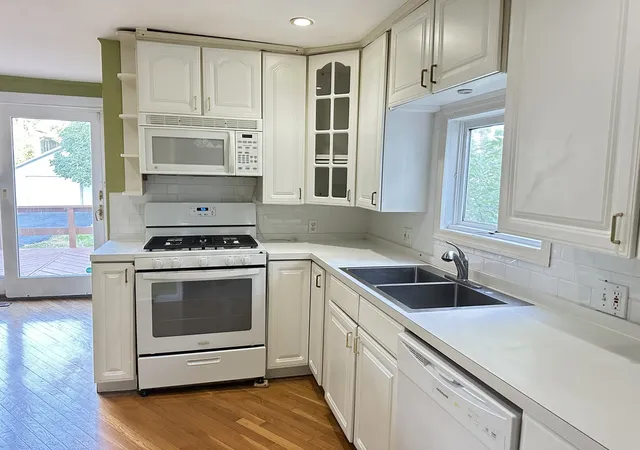 Photo 3 of Single family home for sale at 532 S Main St, Naperville, IL 60540 | MLS# 12709081 | Listing updated on 2026-09-22