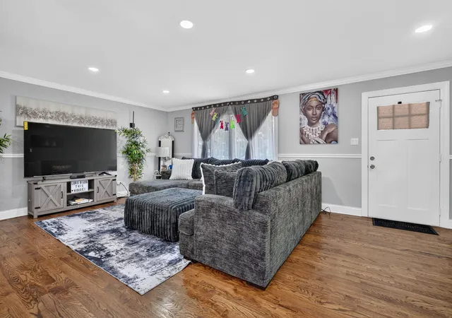 Photo 4 of Single family home for sale at 2844 193rd Street, Lansing, IL 60438 | MLS# 12709158 | Listing updated on 2026-09-23