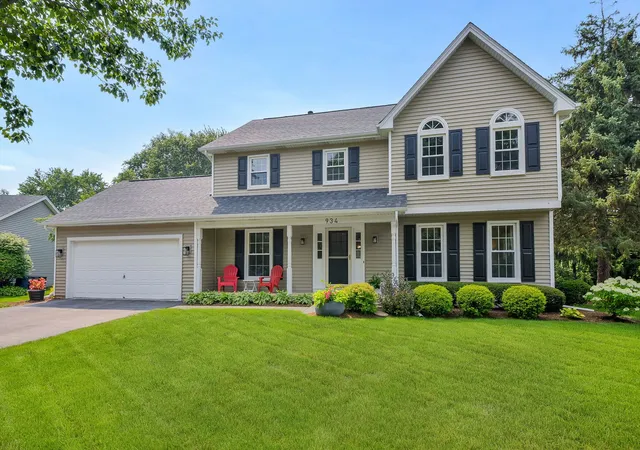 1st image of 934 Lewis Pl, Geneva, IL 60134 | MLS# 12709193