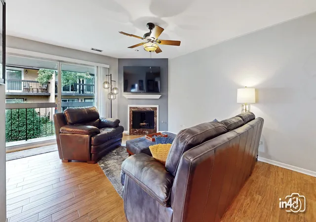 Listing Photo 3 - Condo for sale in building located at 12 Algonquin Trl, Indian Head Park, IL 60525 - Unit #4