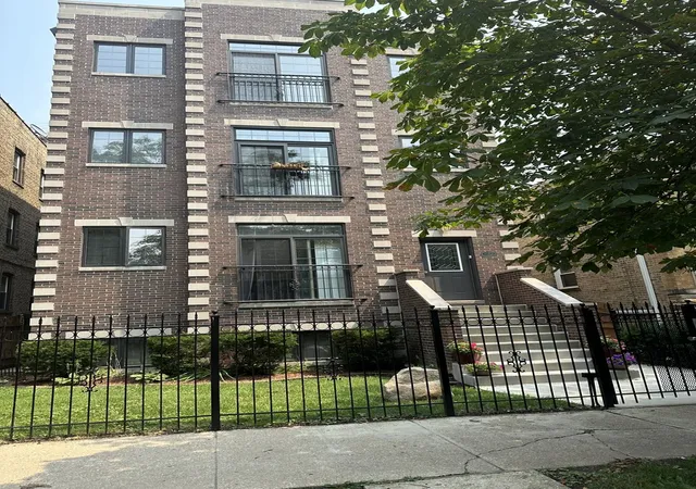 1st image of 6209 N Washtenaw Ave, Chicago, IL 60659