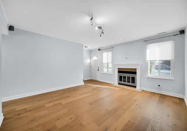 Photo 3 of Townhouse for sale at 6318 Prideham St, Downers Grove, IL 60516 | MLS# 12709259 | Listing updated on 2026-08-15
