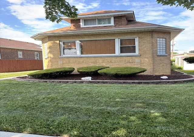 Photo 2 of Single family home for sale at 1604 N 21st Avenue, Melrose Park, IL 60160 | MLS# 12709266 | Listing updated on 2026-09-29