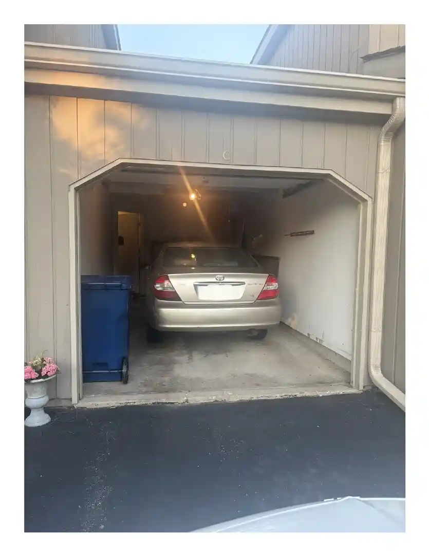 Listing Photo 25 - Condo for sale in 1249 Oak Hl Rd located at 1249 Oak Hl Rd, Lake Barrington, IL 60010 - Unit #CONDO