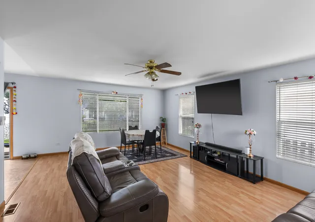 5th image of 1718 Mountain Ridge Pass, Plainfield, IL 60586 | MLS# 12709275