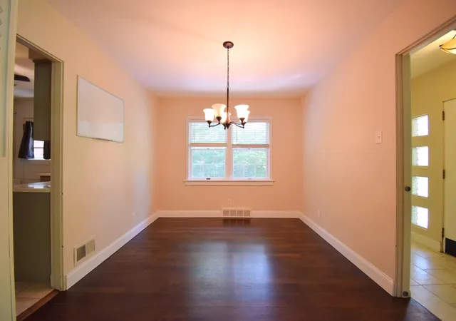 Photo 3 of Single family home for sale at 1819 Richview Rd, Mount Vernon, IL 62864 | MLS# 12709284 | Listing updated on 2026-08-28