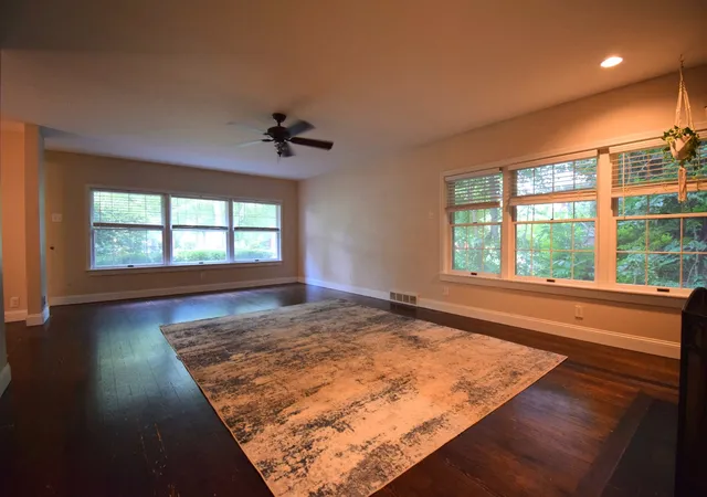 Photo 4 of Single family home for sale at 1819 Richview Rd, Mount Vernon, IL 62864 | MLS# 12709284 | Listing updated on 2026-08-28