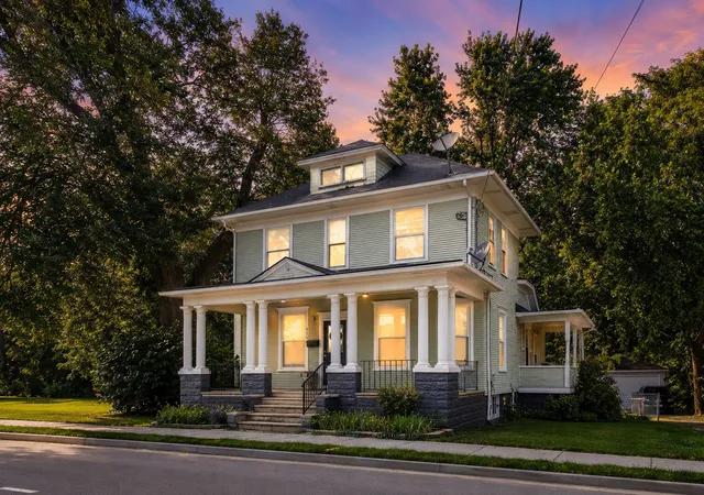 Photo 1 of Sale Pending at 422 Summit St, Elgin, IL 60120 | MLS# 12709302 | Listing updated on 2026-09-16