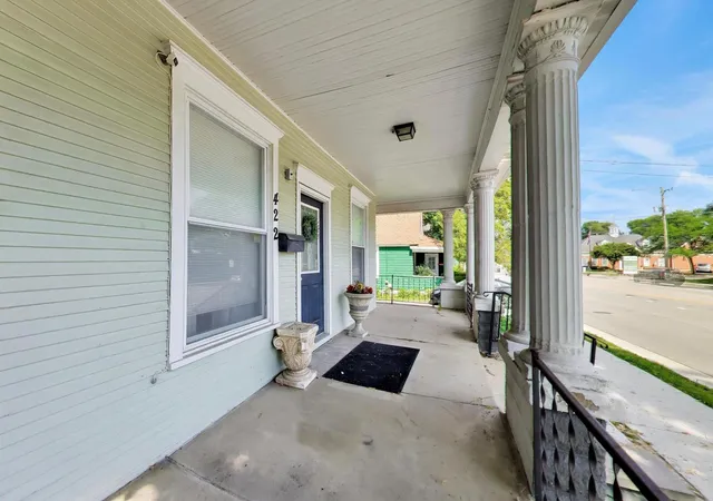 Photo 3 of Sale Pending at 422 Summit St, Elgin, IL 60120 | MLS# 12709302 | Listing updated on 2026-09-16