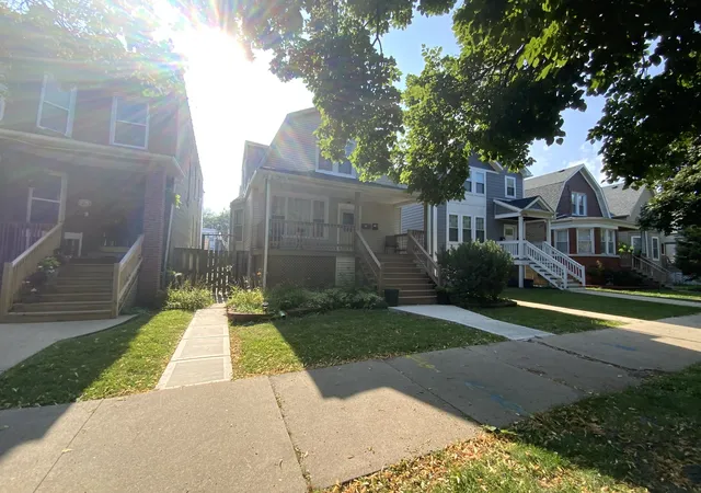 3rd image of 3704 N Drake Ave, Chicago, IL 60618 | MLS# 12709304
