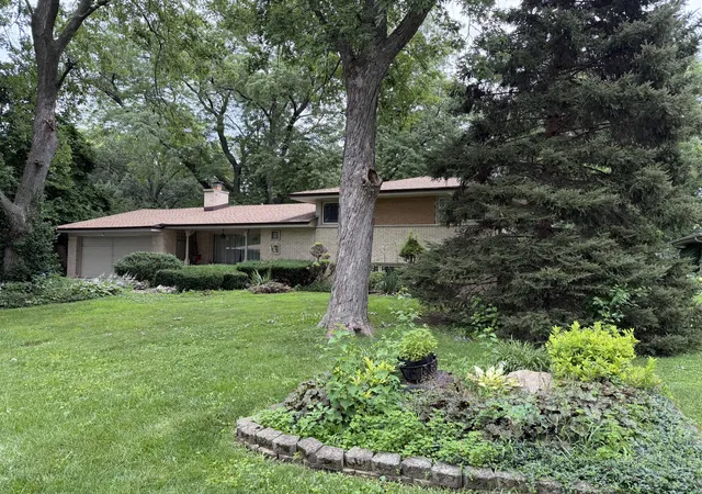 Single family home for sale at 12931 S 71st Avenue, Palos Heights, IL 60463 | MLS# 12709356