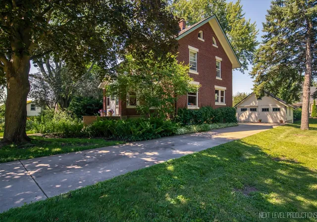 Photo 2 of Single family home for sale at 4n768 Old La Fox Rd, St. Charles, IL 60175 | MLS# 12709360 | Listing updated on 2026-09-03