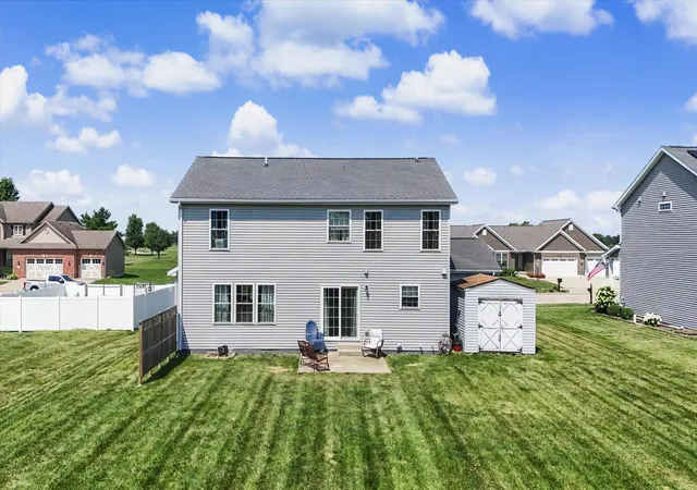 Photo 3 of Single family home for sale at 1402 Railside Dr, Gibson City, IL 60936 | MLS# 12709371 | Listing updated on 2026-09-17
