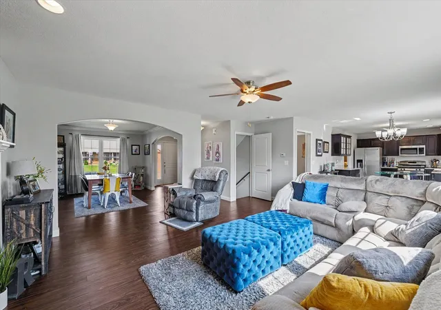 Photo 4 of Single family home for sale at 1402 Railside Dr, Gibson City, IL 60936 | MLS# 12709371 | Listing updated on 2026-09-17