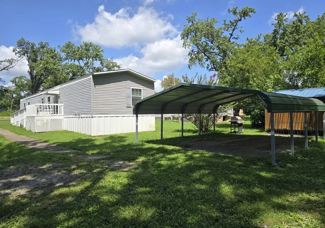 Photo 2 of Manufactured home for sale at 1500 Reed St, Eldorado, IL 62930 | MLS# 12709379 | Listing updated on 2026-09-13