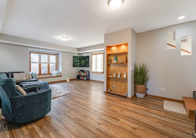 Photo 2 of Single family home for sale at 9954 Merrimac Ave, Oak Lawn, IL 60453 | MLS# 12709385 | Listing updated on 2026-10-29