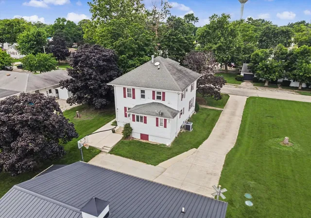 3rd image of 102 N Pine St, Buckley, IL 60918 | MLS# 12709386