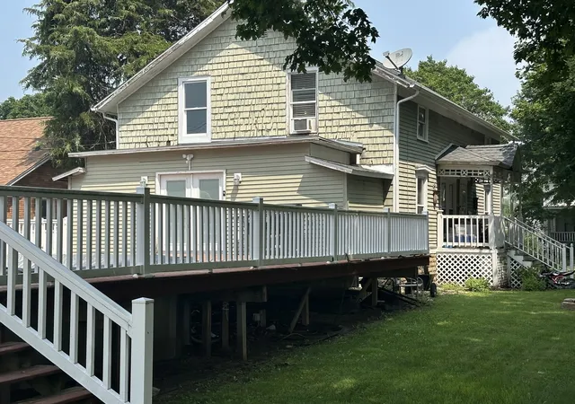 Photo 1 of Single family home for sale at 207 W Elm St, Fairbury, IL 61739 | MLS# 12709413 | Listing updated on 2026-08-25