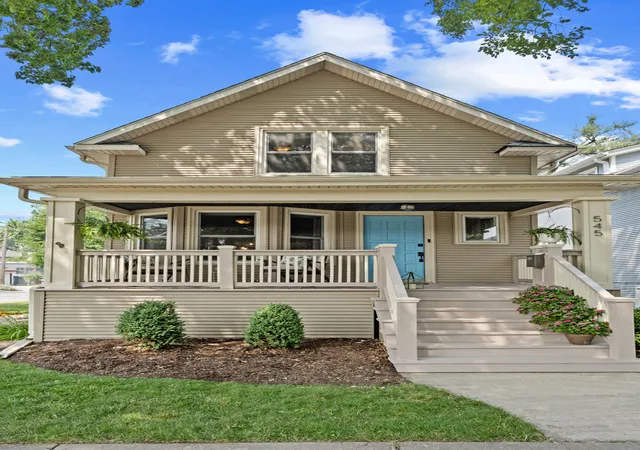 Photo 3 of Sale Pending at 545 S Harvey Ave, Oak Park, IL 60304 | MLS# 12709416 | Listing updated on 2026-10-03