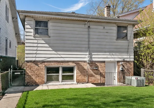 Photo 3 of Single family home for sale at 5445 S 73rd Avenue, Summit, IL 60501 | MLS# 12709514 | Listing updated on 2026-07-31