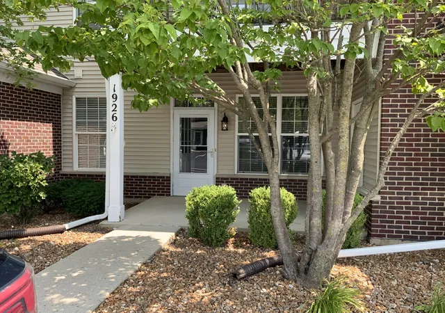 Photo 2 of Condo for sale at 1926 Parkside Dr #1930, Shorewood, IL 60404 | MLS# 12709580 | Listing updated on 2026-09-22
