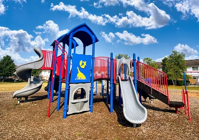 Listing Photo 5 - Condo for sale in building located at 1000 Spruce St, Glendale Heights, IL 60139 - Unit #1A