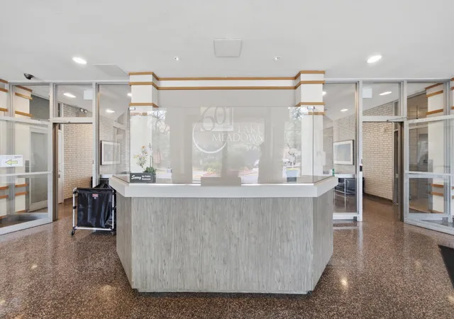 Listing Photo 3 - Condo for sale in building located at 601 E 32Nd St, Chicago, IL 60616 - Unit #310