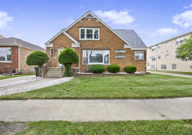 Photo 3 of Sale Pending at 9316 S Harding Ave, Evergreen Park, IL 60805 | MLS# 12709632 | Listing updated on 2026-10-15