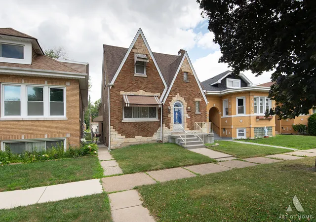 2nd image of 3805 Euclid Ave, Berwyn, IL 60402 | MLS# 12709636