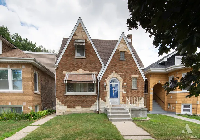 3rd image of 3805 Euclid Ave, Berwyn, IL 60402 | MLS# 12709636