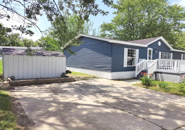 Photo 3 of Manufactured home for sale at 2464 East 29th Rd #113, Seneca, IL 61360 | MLS# 12709649 | Listing updated on 2026-10-01