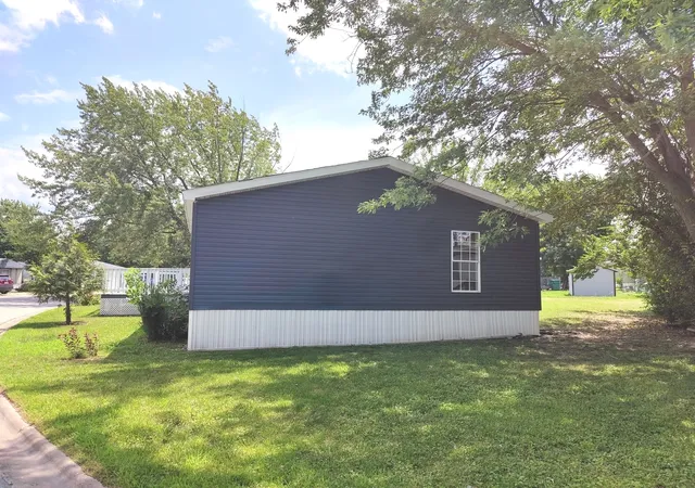 Photo 3 of Manufactured home for sale at 2464 East 29th Rd #113, Seneca, IL 61360 | MLS# 12709649 | Listing updated on 2026-10-01