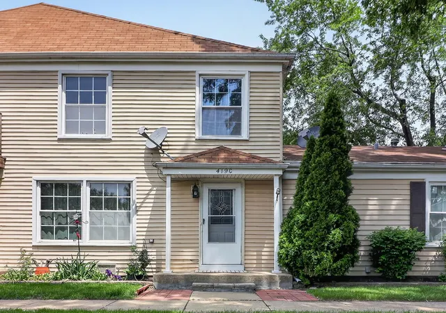 Townhouse for sale at 419 Sidney Ave #C, Glendale Heights, IL 60139 | MLS# 12709749