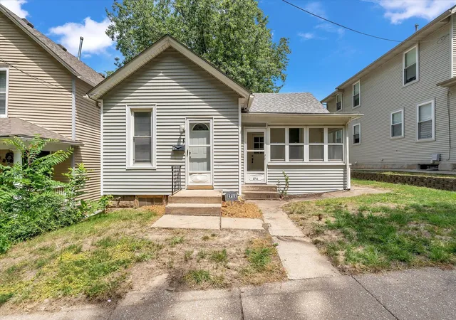 1st image of 2711 9th Ave, Rock Island, IL 61201 | MLS# 12709807