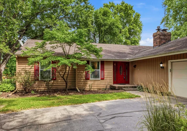 Photo 3 of Sale Pending at 147 Woodlake Rd, Seymour, IL 61875 | MLS# 12709828 | Listing updated on 2026-09-21