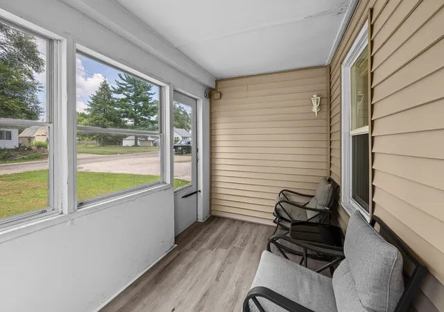 Photo 3 of Single family home for sale at 220 30th Avenue, East Moline, IL 61244 | MLS# 12709830 | Listing updated on 2026-09-16
