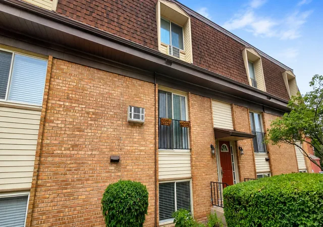 1st image of 1243 Washington St E #C304, Des Plaines, IL 60016 | MLS# 12709846