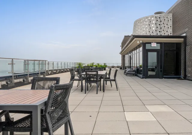 2nd image of 1440 N Lake Shore Dr, Chicago, IL 60610