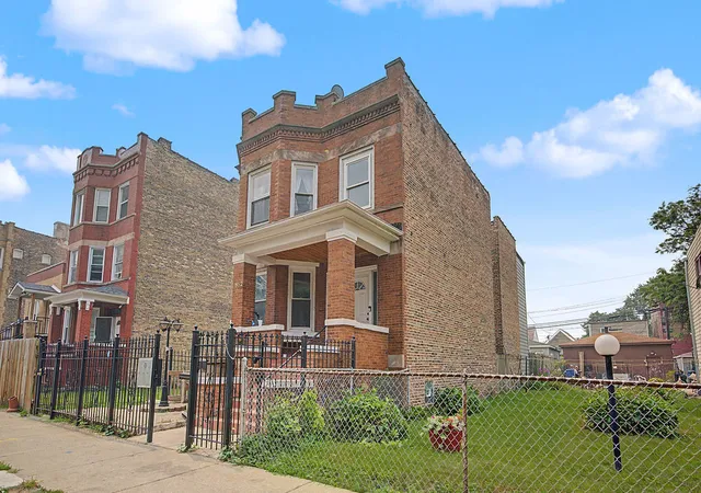 1st image of 850 N Springfield Ave, Chicago, IL 60651 | MLS# 12709857