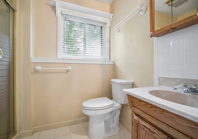 Photo 3 of Single family home for sale at 118 Dartmoor Dr, Crystal Lake, IL 60014 | MLS# 12709876 | Listing updated on 2026-09-24