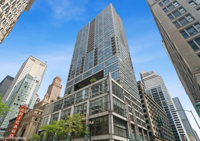 1st image of 8 E Randolph St #3208, Chicago, IL 60601 | MLS# 12709890