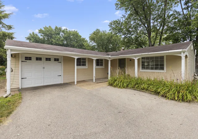 2nd image of 1403 Comanche Dr, Rockford, IL 61107 | MLS# 12709906