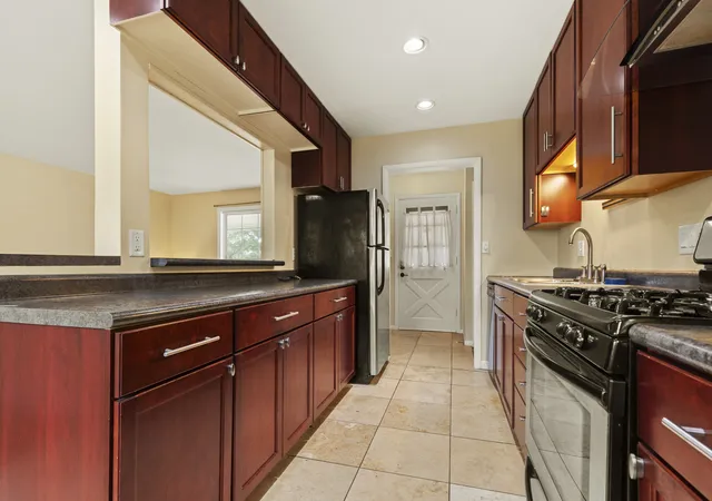 3rd image of 1403 Comanche Dr, Rockford, IL 61107 | MLS# 12709906