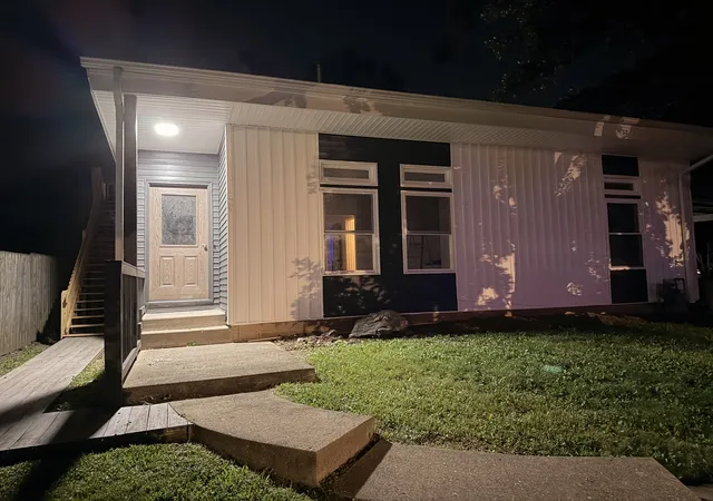 Photo 2 of Single family home for sale at 121 Oak Dr, De Kalb, IL 60115 | MLS# 12709907 | Listing updated on 2026-09-08