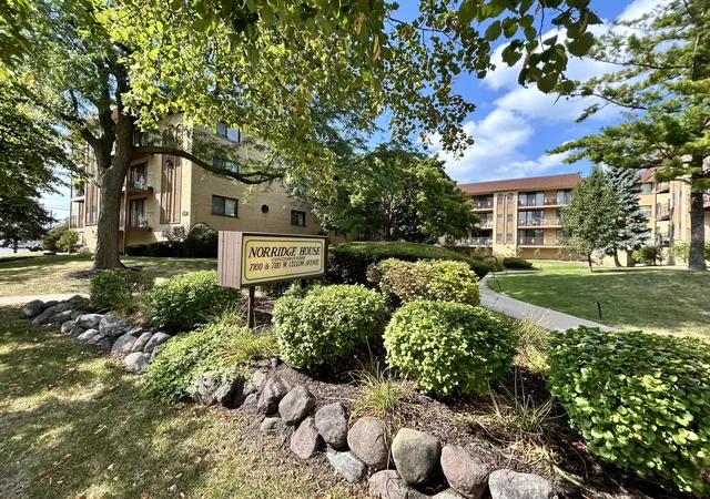 Listing Photo 1 - Condo for sale in building located at 7110 W Cullom Ave, Norridge, IL 60706 - Unit #111