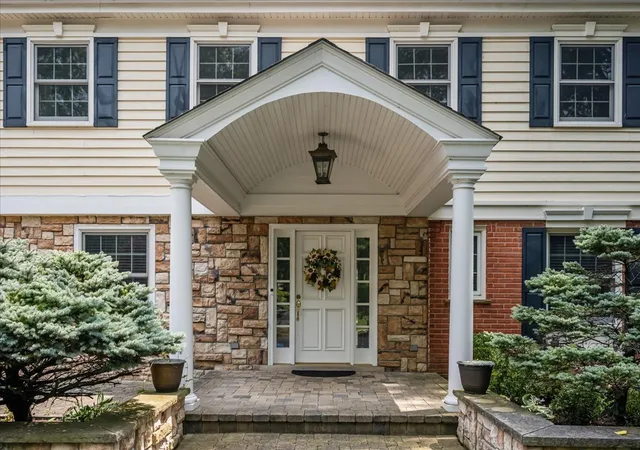 2nd image of 455 Rockefeller Rd, Lake Forest, IL 60045 | MLS# 12709940