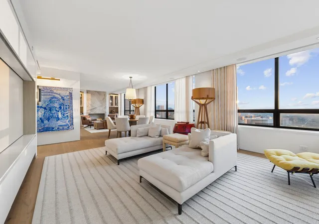 3rd image of 180 E Pearson St #5601, Chicago, IL 60611 | MLS# 12709944