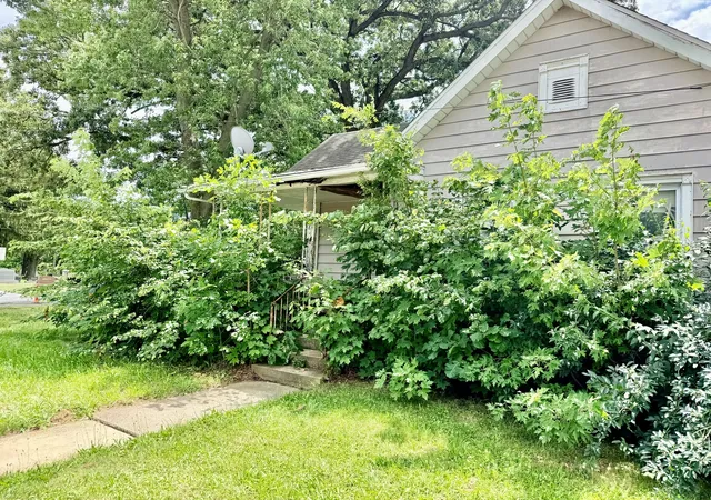 Photo 2 of Sale Pending at 214 E Reynolds St, Pontiac, IL 61764 | MLS# 12709956 | Listing updated on 2026-10-02