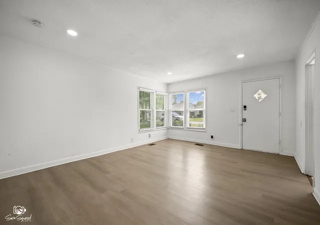 Photo 3 of Single family home for sale at 17127 Park Ave, Lansing, IL 60438 | MLS# 12709993 | Listing updated on 2026-08-13