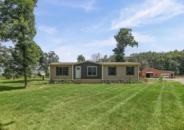 1st image of 21824 Southwoods Ln, Pocahontas, IL 62275 | MLS# 12710000